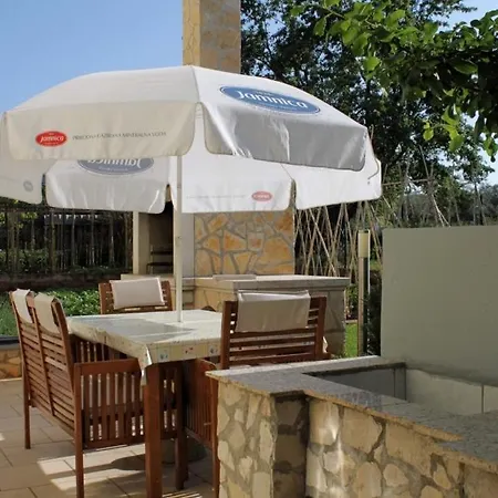 With A Parking Space Peroj, Fazana - 7516