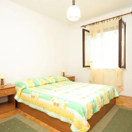 Apartamento With A Parking Space Peroj, Fazana - 7516 *